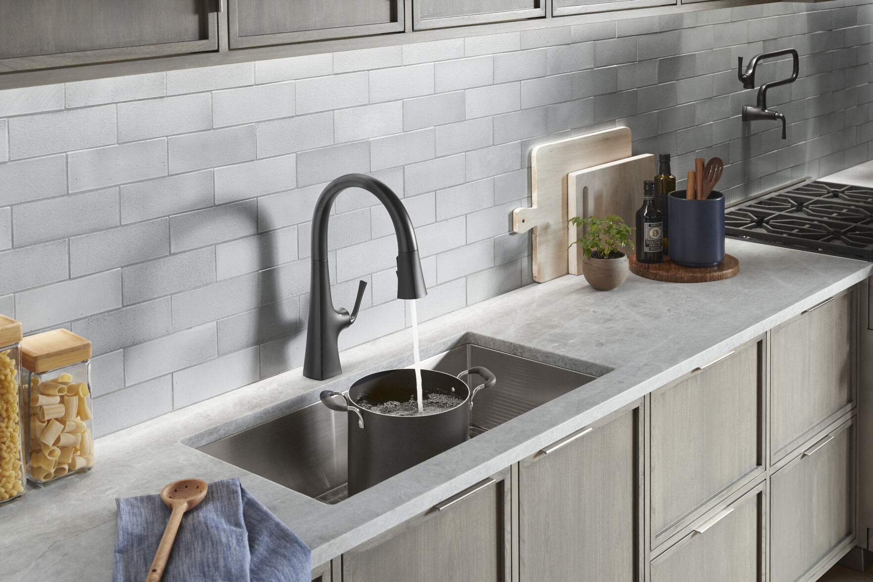 ATHOME-PLUMBER-HIGHTECH-KITCHEN-FAUCET-MCT